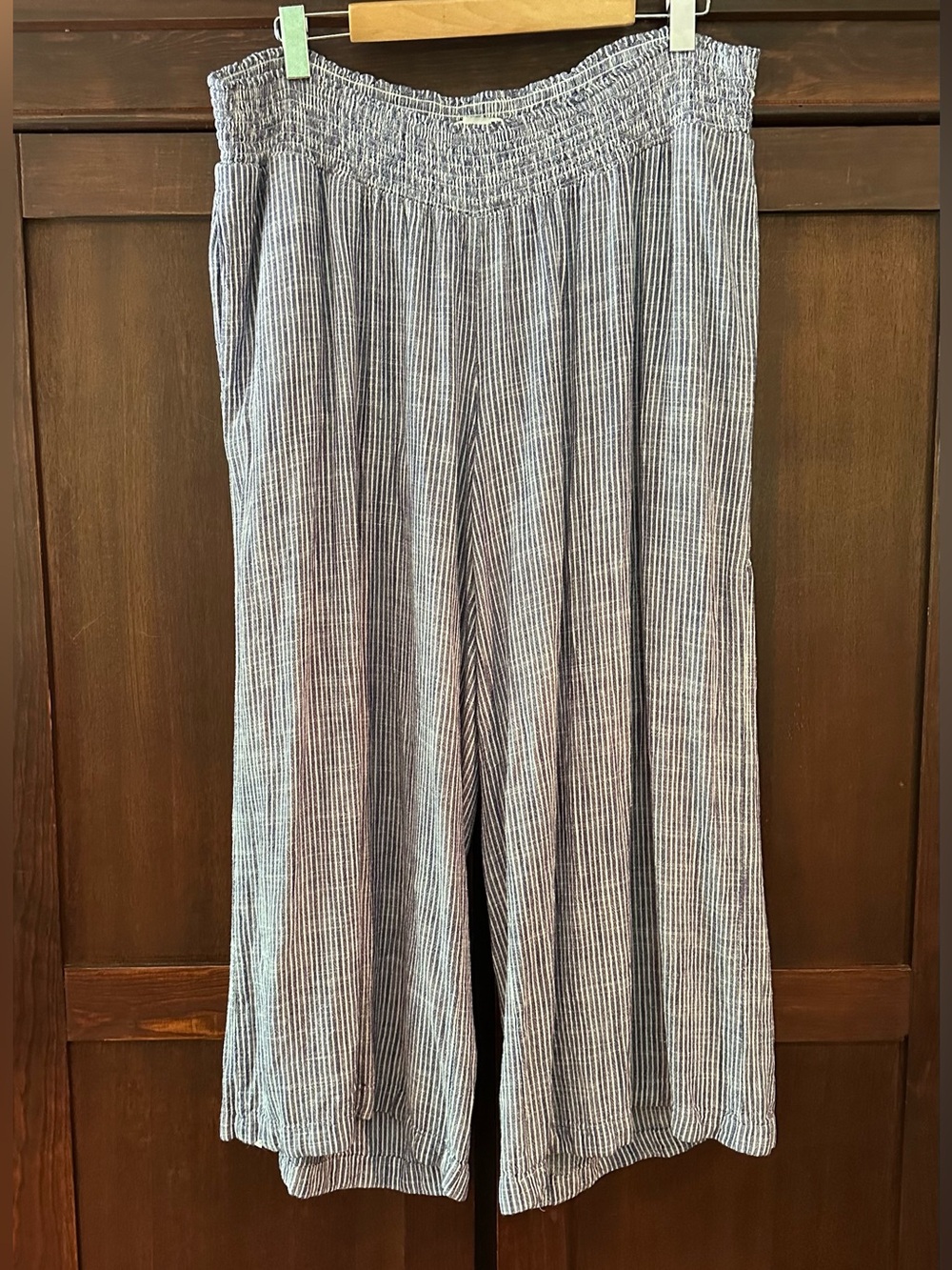 Motherhood • maternity pants • flowy • linen & rayon blend • slightly cropped